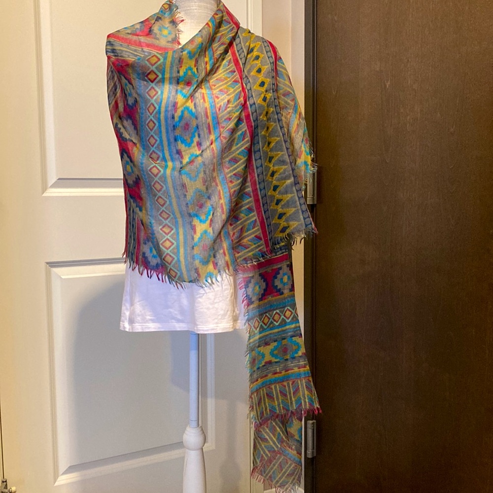 Aztec Scarf - Picture 10 of 17